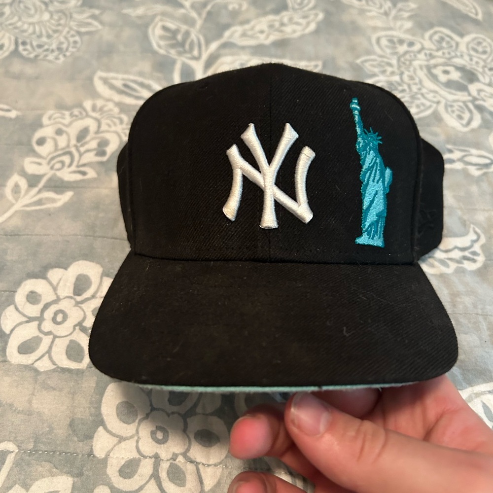 NY fitted hat 7 3/4